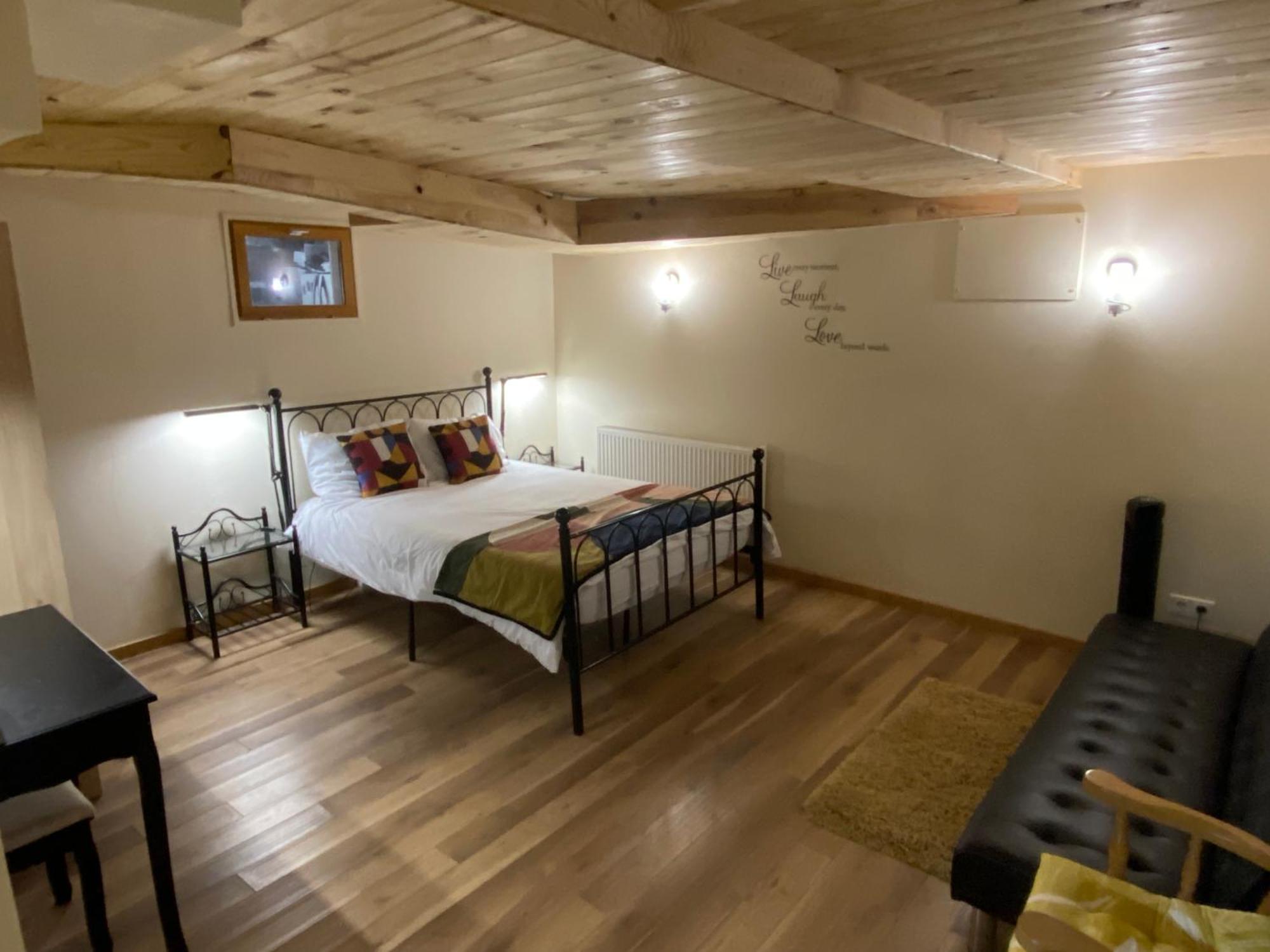 Peaceful 3 Bedroom 8 Person Ground Floor Apartment With Large Private Heated Pool La Digne-d'Amont Ngoại thất bức ảnh